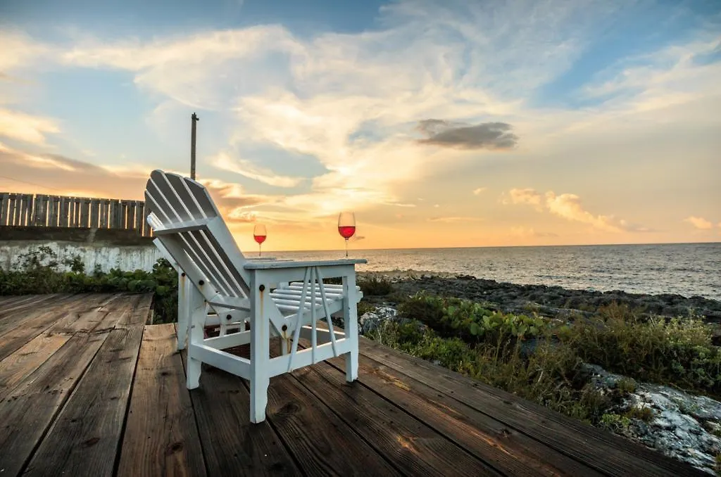 Paradise Villa Discovery Bay