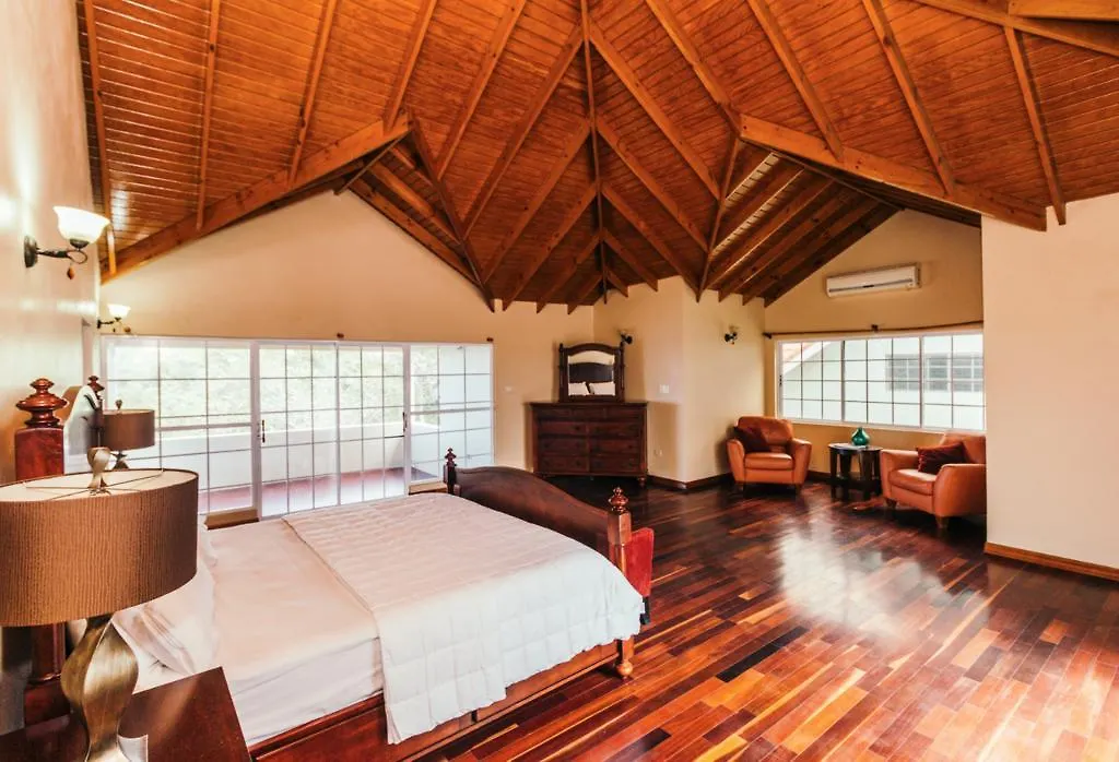 Paradise Villa Discovery Bay