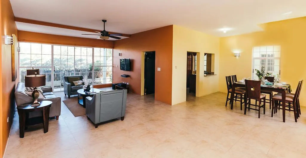 Paradise Villa Discovery Bay