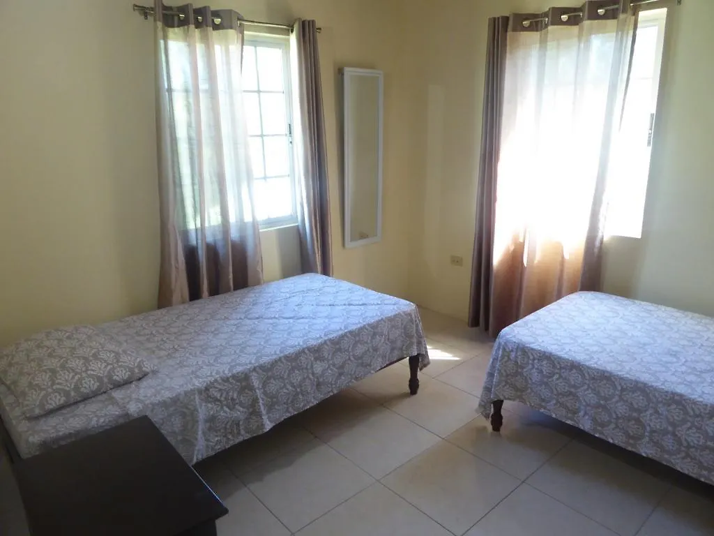 Paradise Villa Discovery Bay